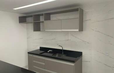 Imagem: A casa possui 3 Dormitórios, 1 Banheiro, 1 Vaga na garagem