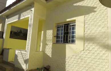 Imagem: A casa possui 2 Dormitórios, 1 Banheiro, 1 Vaga na garagem