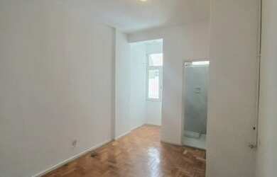 Imagem: A kitnet possui 1 Dormitório, 1 Banheiro, 16m² de Área e