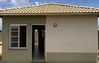 Imagem: A casa possui 2 Dormitórios, 1 Banheiro, 3 Vagas na garagem