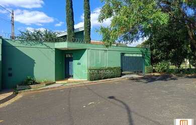 Imagem: A casa possui 3 Dormitórios, 5 Banheiros, 3 Vagas na garagem