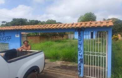 Imagem: A casa possui 2 Dormitórios, 1 Banheiro e está localizado