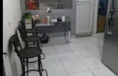 Imagem: A casa possui 2 Dormitórios, 1 Banheiro, 70m² de Área, Imóvel