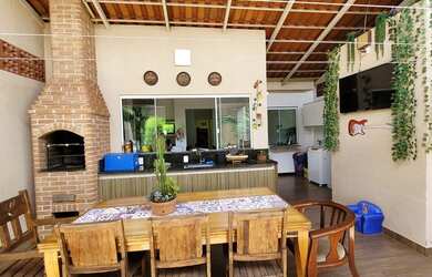 Imagem: A casa em condomínio possui 2 Dormitórios, 2 Banheiros, 2