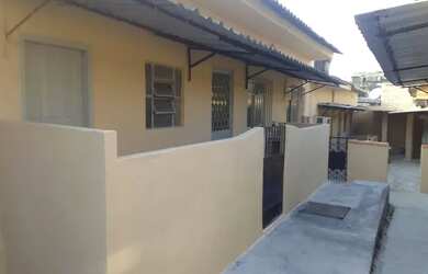 Imagem 3: Vendo Três casas. 1 Dormitório