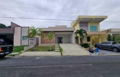 Imagem: A casa em condomínio possui 3 Dormitórios, 4 Banheiros, 2