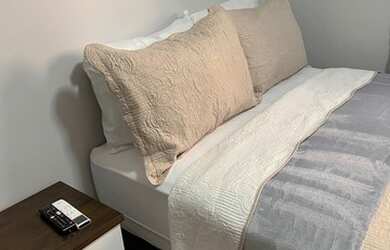 Imagem: A pousada chalé possui 1 Dormitório, 1 Vaga na garagem e