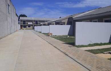 Imagem: A casa em condomínio possui 3 Dormitórios, 2 Banheiros, 1