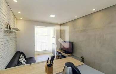 Imagem: O apartamento possui 1 Dormitório, 1 Banheiro, 1 Vaga na garagem