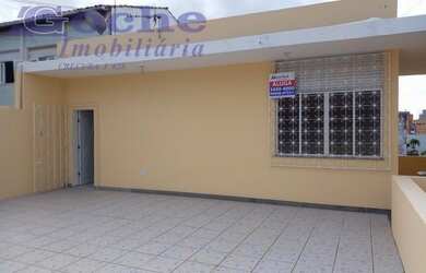 Imagem: A casa possui 3 Dormitórios, 3 Banheiros, 3 Vagas na garagem