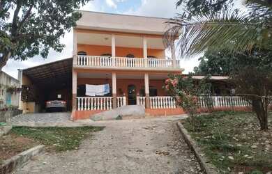 Imagem: A casa em condomínio possui 5 Dormitórios, 4 Banheiros, 5