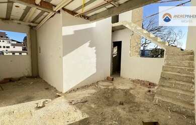 Imagem: O apartamento possui 3 Dormitórios, 1 Banheiro, 2 Vagas na