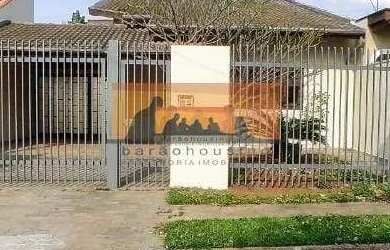 Imagem: A casa possui 3 Dormitórios, 1 Banheiro, 4 Vagas na garagem