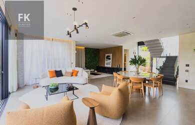 Imagem: A casa em condomínio possui 4 Dormitórios, 5 Banheiros, 4