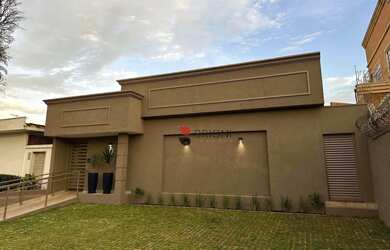 Imagem: O depósito possui 4 Vagas na garagem, 220m² de Área e está