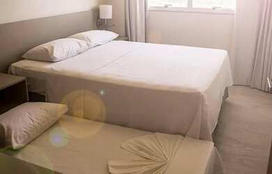 Imagem: O apartamento possui 1 Dormitório, 1 Banheiro, 1 Vaga na garagem