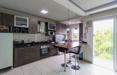 Imagem: O apartamento possui 2 Dormitórios, 1 Banheiro, 1 Vaga na garagem