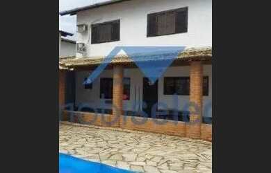 Imagem: A casa possui 3 Dormitórios, 3 Banheiros, 3 Vagas na garagem