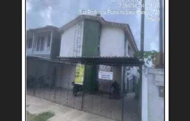 Imagem: A casa possui 3 Dormitórios, 1 Banheiro, 1 Vaga na garagem