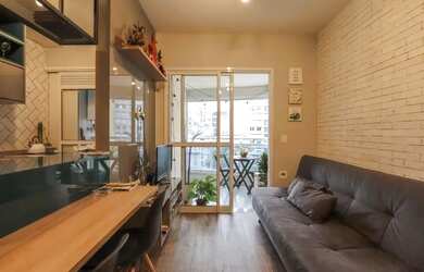 Imagem: O apartamento possui 1 Dormitório, 1 Banheiro, 1 Vaga na garagem