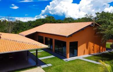 Imagem: A fazenda possui 930000m² de Área e está localizado em Nobres