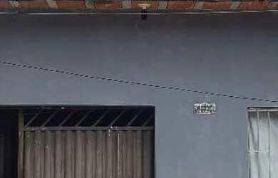 Imagem: A casa possui 5 Dormitórios, 4 Banheiros, 1 Vaga na garagem