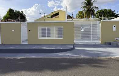 Imagem: CASA AlUGUEL CAÇARI /perto do iate Clube