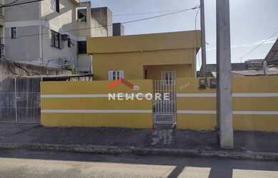 Imagem: A casa possui 5 Dormitórios, 2 Banheiros, 5 Vagas na garagem