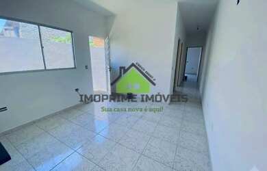 Imagem: A casa possui 2 Dormitórios, 1 Banheiro, 2 Vagas na garagem