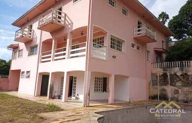 Imagem: A casa em condomínio possui 4 Dormitórios, 5 Banheiros, 4