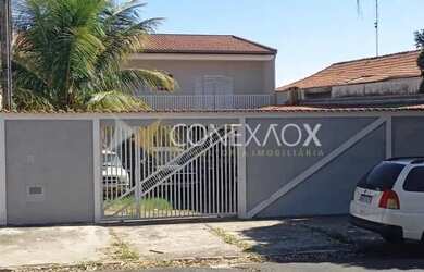 Imagem: A casa possui 2 Dormitórios, 2 Banheiros, 3 Vagas na garagem