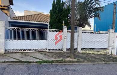 Imagem: A casa possui 3 Dormitórios, 4 Banheiros, 4 Vagas na garagem