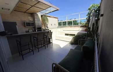 Imagem: O apartamento na cobertura possui 3 Dormitórios, 5 Banheiros