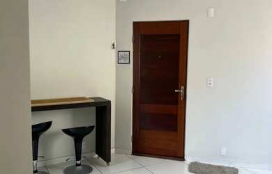 Imagem: O apartamento possui 2 Dormitórios, 1 Banheiro e 1 Vaga na