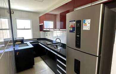 Imagem: O apartamento possui 2 Dormitórios, 1 Banheiro, 1 Vaga na garagem