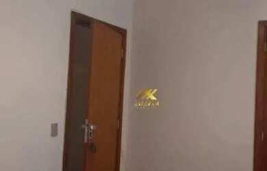 Imagem: O apartamento possui 3 Dormitórios, 1 Banheiro, 2 Vagas na