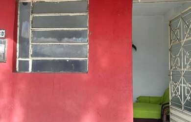 Imagem: A casa possui 2 Dormitórios, 1 Banheiro, 40m² de Área e Imóvel