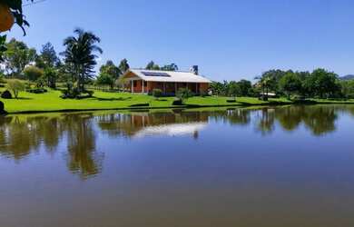 Imagem 11: Sítio dos Sonhos. Piscina, Churrasqueira, VarandaeÁrea de serviço