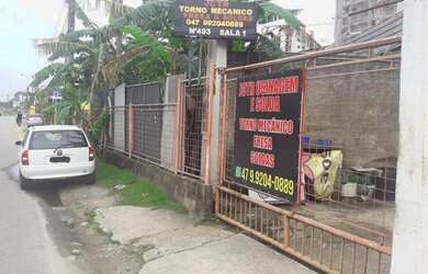 Imagem: O depósito possui 2 Vagas na garagem e está localizado em