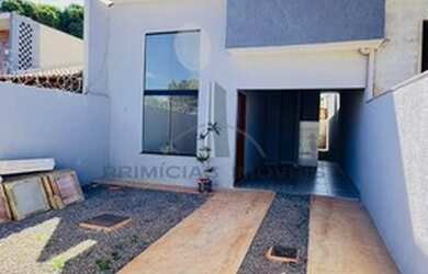 Imagem: A casa possui 3 Dormitórios, 2 Banheiros, 3 Vagas na garagem