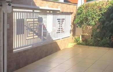 Imagem: A casa em condomínio possui 4 Dormitórios, 3 Banheiros, 2