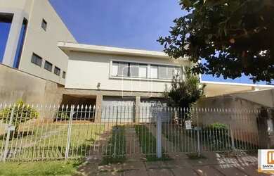 Imagem: O depósito possui 5 Vagas na garagem e 281m² de Área e está