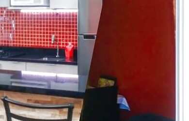 Imagem: O apartamento possui 2 Dormitórios, 1 Banheiro, 1 Vaga na garagem