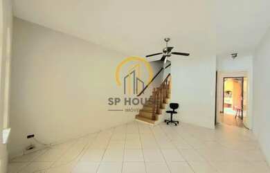 Imagem: A casa possui 2 Dormitórios, 2 Banheiros, 1 Vaga na garagem