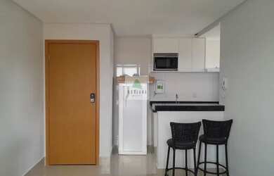 Imagem: O apartamento possui 1 Dormitório, 1 Banheiro, 1 Vaga na garagem