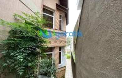 Imagem: A casa em condomínio possui 3 Dormitórios, 2 Banheiros, 4