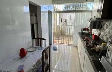 Imagem 3: Vendo casa na QNG. 200m² de Área, 4 Vagas na garageme5 Dormitórios