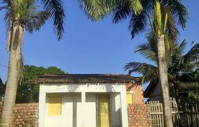 Imagem: A casa possui 2 Dormitórios, 1 Banheiro, 1 Vaga na garagem