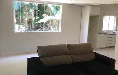 Imagem: O apartamento possui 3 Dormitórios, 1 Banheiro, 1 Vaga na garagem