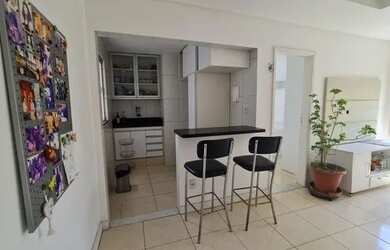 Imagem: O apartamento possui 1 Dormitório, 1 Banheiro, 1 Vaga na garagem